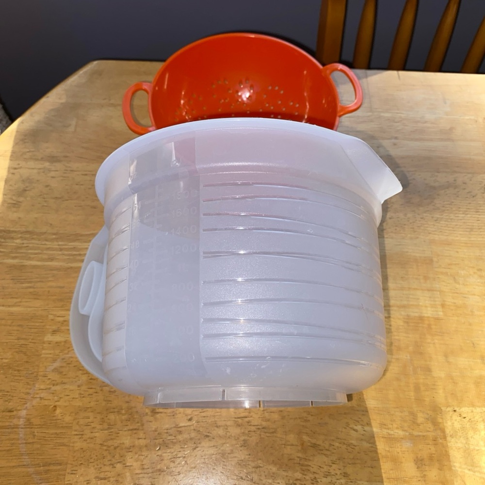 Tupperware Mix N Store 8 Cup Pitcher Measuring Bowl 2L